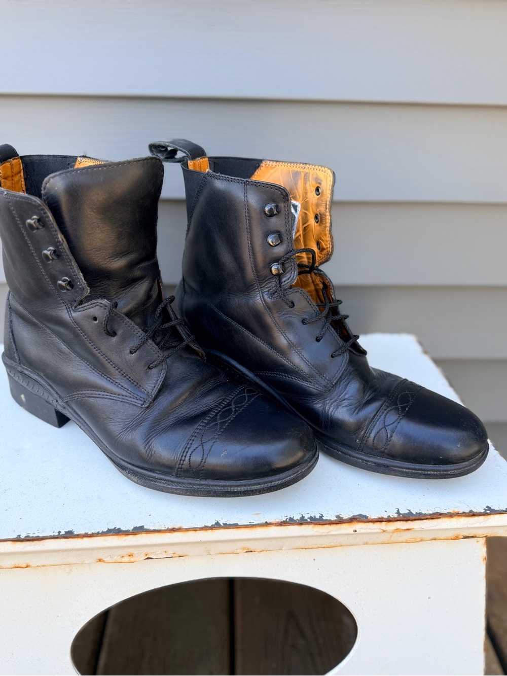 Ovation paddock  black Leather Lace-Up Boots. 
Size 42.